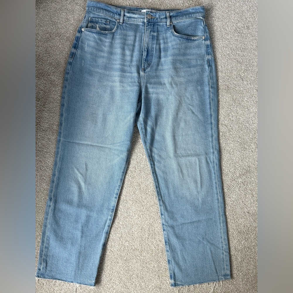 LOFT The Straight Light Wash High Rise Raw Hem Jeans, size 31 (12)